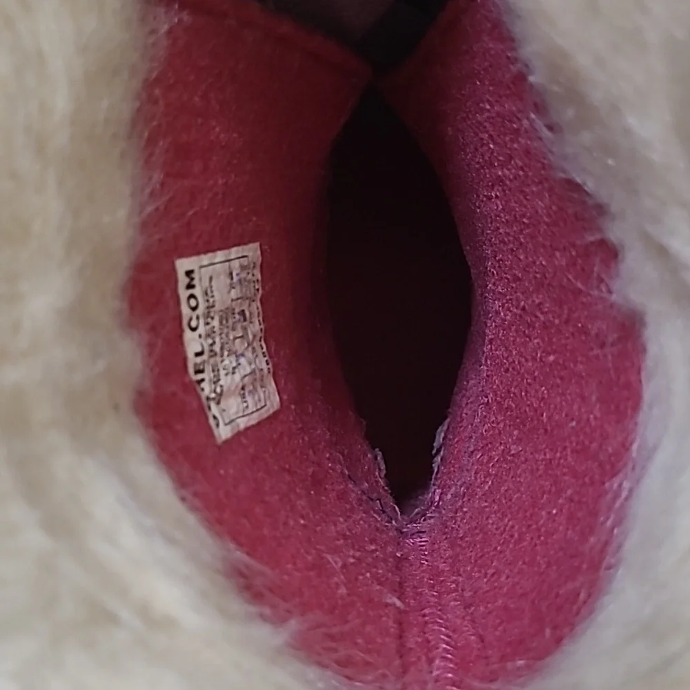 Sorel Gray and Pink Faux Fur Winter Bootsfor women zise‎ 3 used good condition.